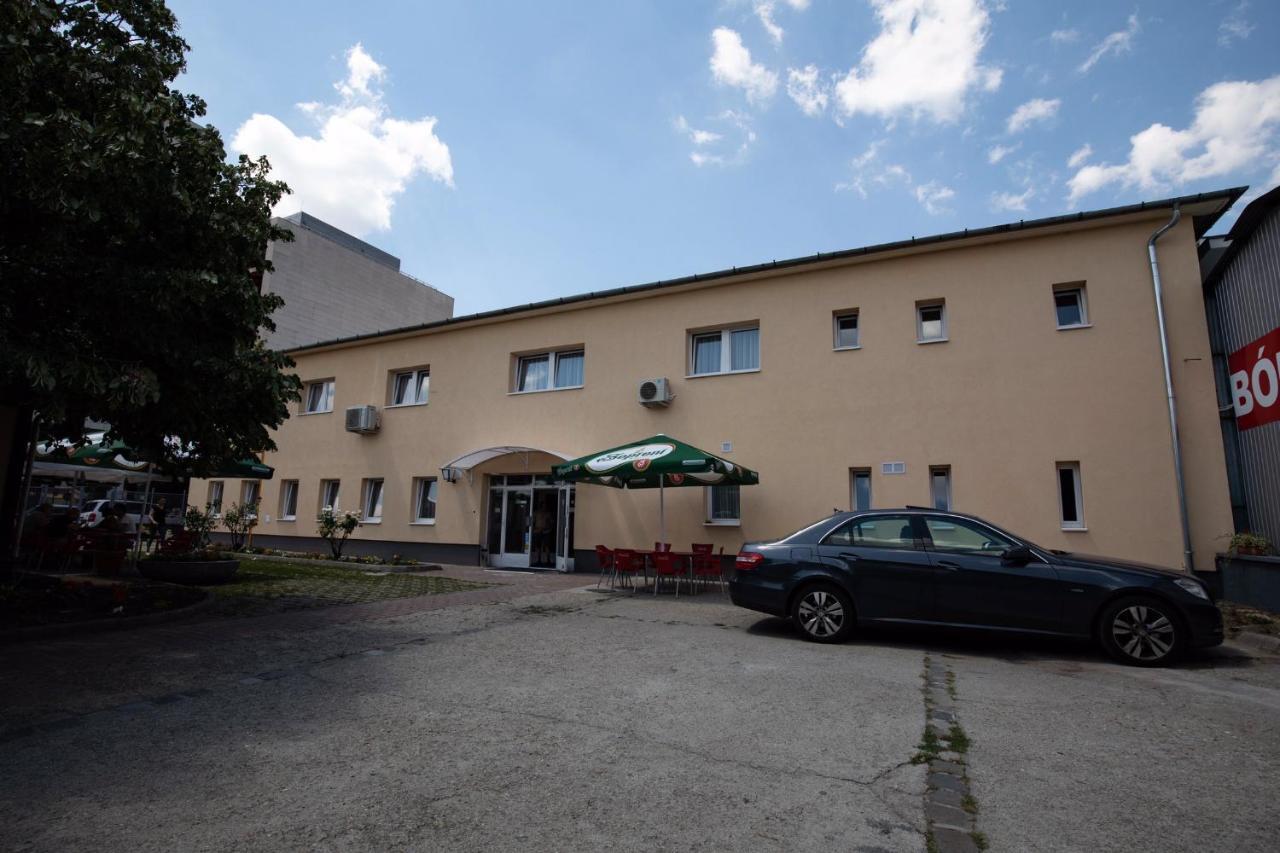 Nepliget Hotel — Fotók 3